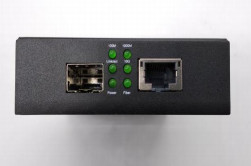 10G μη διαχειριζόμενος μετατροπέας μέσων με θύρα SFP+ &amp; RJ45