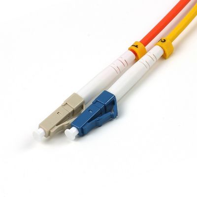Κλιματισμός λειτουργίας Fiber Optic Patchcord με χαμηλή απώλεια εισαγωγής ≤0.3dB LSZH υλικό σακάκι και προσαρμοσμένο μήκος