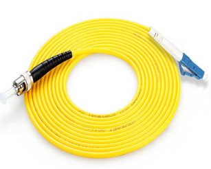 SM/OM1-OM5 Τύπος ινών LC-ST UPC/ APC Simplex/Duplex Fiber Optic Patch Cord για δίκτυα ≤0.3dB απώλεια εισαγωγής