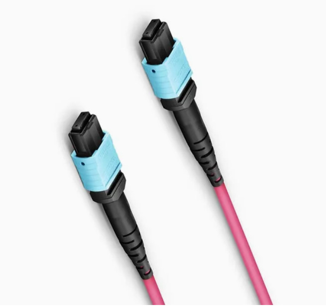 Οπτική ίνα FTTH Patch Cord Trunk Cable PVC υλικό Πίνακα MPO ίνες καλώδιο