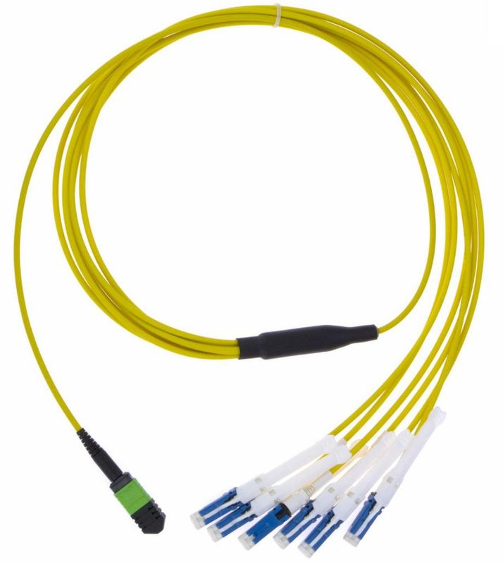 Διακλαδωτής οπτικών ινών MPO-CS Patch Cord PVC/LSZH SM/MM