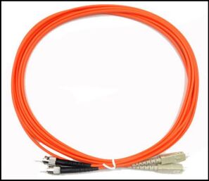 Εξατομικευμένο Patch Cord Οπτικών Ινών ST-ST με Εξωτερικό Μανδύα LSZH και Χαμηλή Απώλεια Εισαγωγής